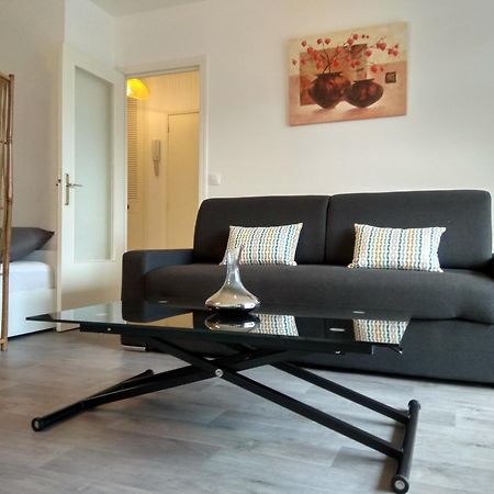 Budget Apart With Balcony And Great View Saint-Denis  Esterno foto