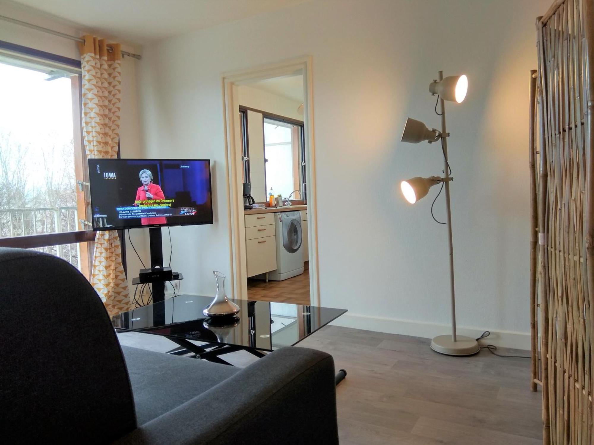 Budget Apart With Balcony And Great View Saint-Denis  Esterno foto