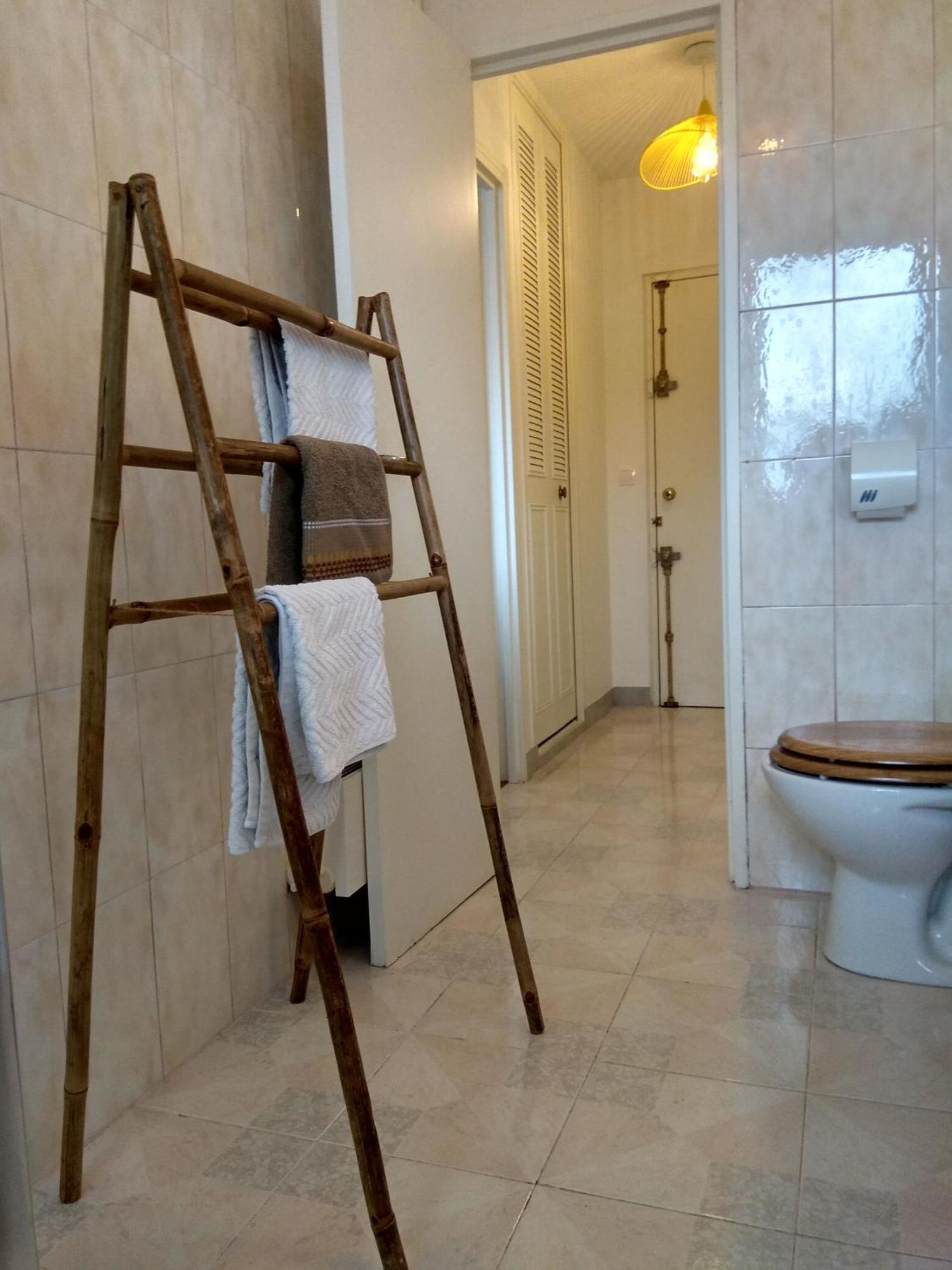 Budget Apart With Balcony And Great View Saint-Denis  Esterno foto