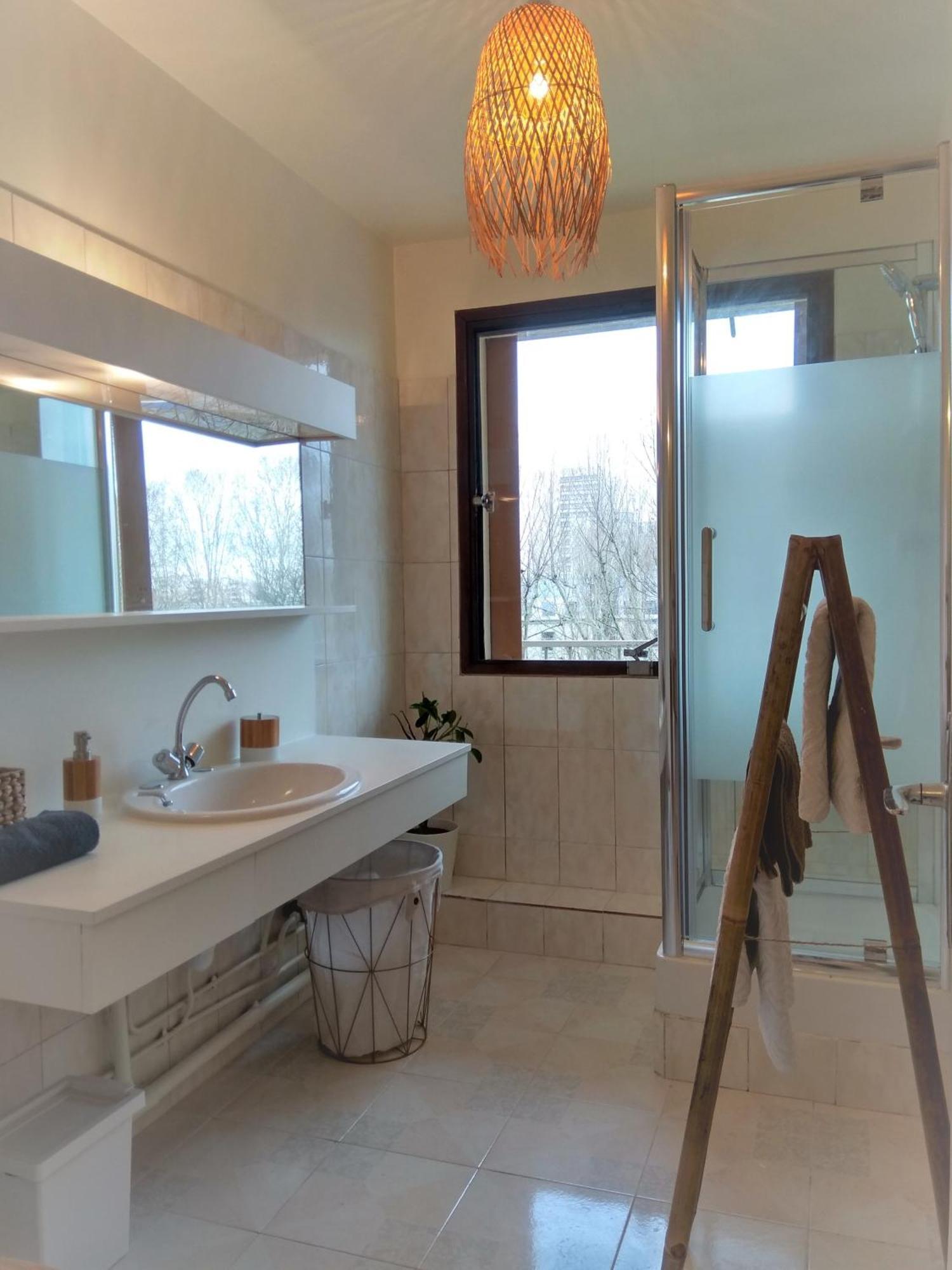 Budget Apart With Balcony And Great View Saint-Denis  Esterno foto